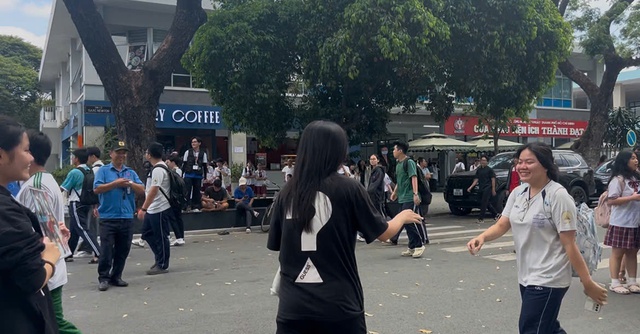 Cặp song sinh bí mật làm một chuyện sau kỳ thi, khiến cả điểm thi ngoái nhìn- Ảnh 6. Cặp song sinh bí mật làm một chuyện sau kỳ thi, khiến cả điểm thi ngoái nhìn- Ảnh 6.