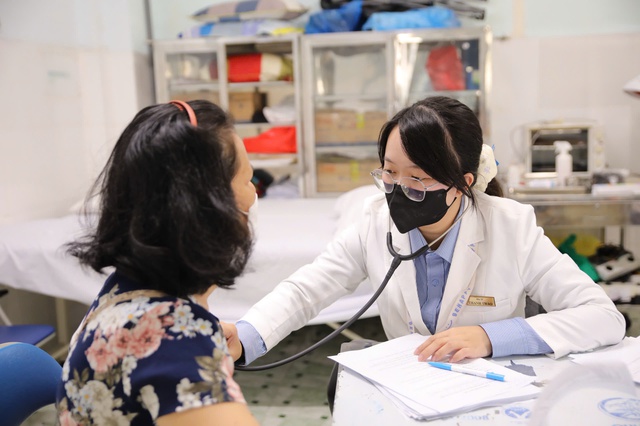 H&agrave;ng ng&agrave;n người d&acirc;n TP.HCM h&agrave;o hứng đi kh&aacute;m sức khỏe miễn ph&iacute; - Ảnh 3.