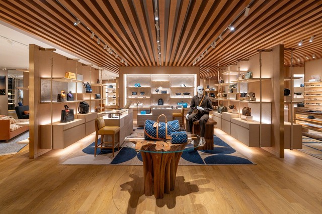 Louis Vuitton chào đón cửa hàng đầu tiên dành cho nam tại Việt Nam - Ảnh 1.