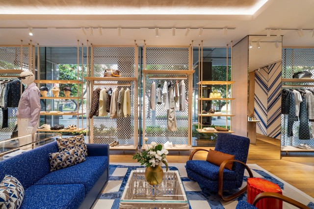 Louis Vuitton chào đón cửa hàng đầu tiên dành cho nam tại Việt Nam - Ảnh 2.