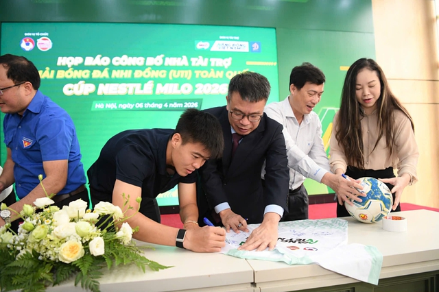 Duy Mạnh, Tuấn Hải truyền lửa cho cầu thủ nh&iacute; ở giải U.11 to&agrave;n quốc C&uacute;p Nestl&eacute; MILO 2026- Ảnh 4.