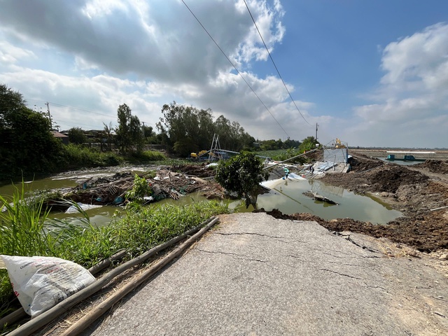 Đồng Tháp: Sạt lở ao cá tra, thiệt hại hơn 7,5 tỉ đồng- Ảnh 1. Đồng Tháp: Sạt lở ao cá tra, thiệt hại hơn 7,5 tỉ đồng- Ảnh 1.
