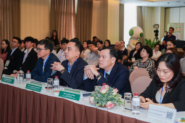 Hội nghị Kh&uacute;c xạ nh&atilde;n khoa Mắt S&agrave;i G&ograve;n 2026: Kiểm so&aacute;t cận thị tr&ecirc;n l&acirc;m s&agrave;ng - Ảnh 1.