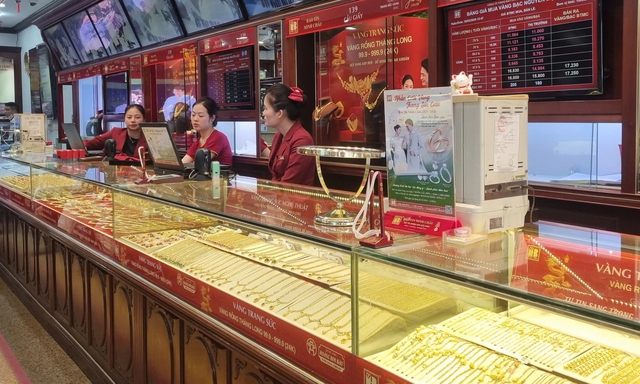 Gi&aacute; v&agrave;ng Bảo T&iacute;n Minh Ch&acirc;u giảm mạnh trước thời điểm c&ocirc;ng an c&ocirc;ng bố vi phạm - Ảnh 1.