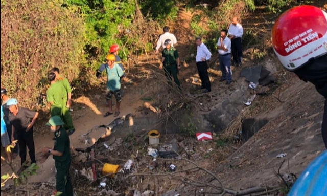 Xe khách lao xuống vực ở Lâm Đồng , 4 người chết và nhiều người bị thương - Ảnh 2. Xe khách lao xuống vực ở Lâm Đồng , 4 người chết và nhiều người bị thương - Ảnh 2.