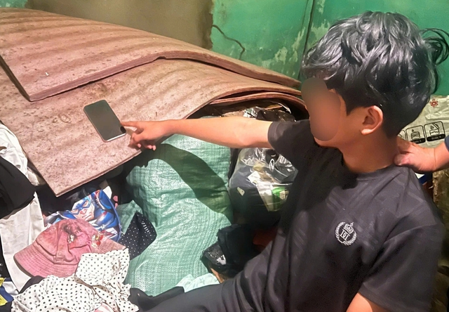 Ba thiếu ni&ecirc;n 15 tuổi trộm cắp t&agrave;i sản 5 iPhone tại Đ&agrave; Nẵng bằng x&agrave; beng - Ảnh 1.