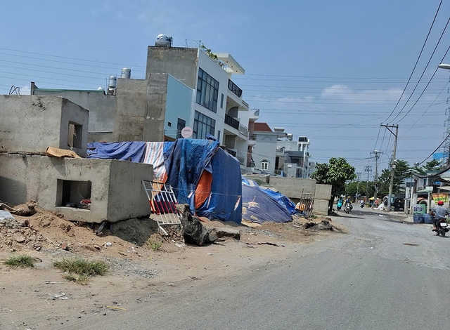 Thi c&ocirc;ng đường T&acirc;n Thới Hiệp 2026 g&acirc;y kh&oacute; khăn cho người d&acirc;n di chuyển - Ảnh 1.