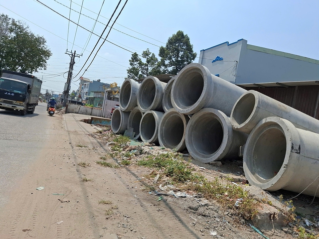 Thi c&ocirc;ng đường T&acirc;n Thới Hiệp 2026 g&acirc;y kh&oacute; khăn cho người d&acirc;n di chuyển - Ảnh 2.