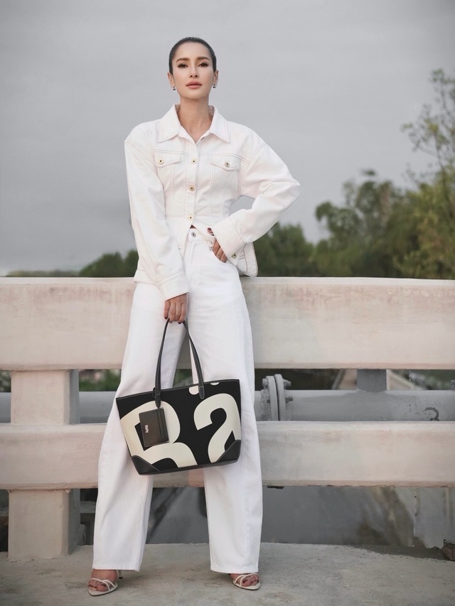 Monochrome trắng: Công thức mặc đẹp không bao giờ lỗi mốt - Ảnh 10.