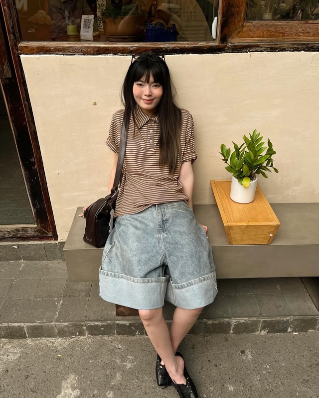 Xu hướng thời trang đường phố năng động với quần denim lửng- Ảnh 6.