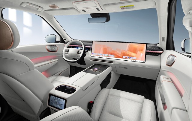 Khoang nội thất hạng thương gia tr&ecirc;n Lynk & Co 900  - Ảnh 2.