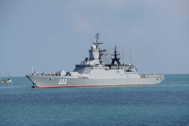 Hai t&agrave;u chiến Hạm đội Th&aacute;i B&igrave;nh Dương của Nga cập cảng Sihanoukville ở Campuchia - Ảnh 1.