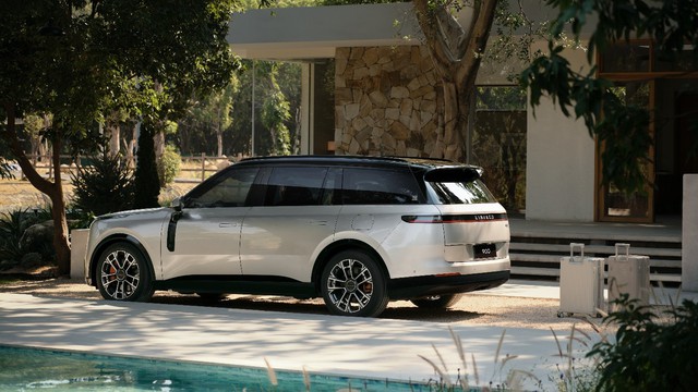 Khoang nội thất hạng thương gia tr&ecirc;n Lynk & Co 900  - Ảnh 4.