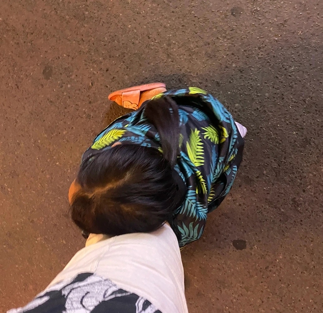 Du kh&aacute;ch vẫn khổ v&igrave; ăn xin, h&agrave;ng rong- Ảnh 1.