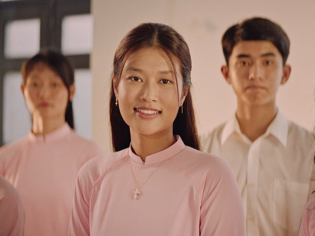 Phim có NSND Hồng Vân chỉ bán được 3 vé trong ngày, doanh thu giờ ra sao?- Ảnh 2. Phim có NSND Hồng Vân chỉ bán được 3 vé trong ngày, doanh thu giờ ra sao?- Ảnh 2.