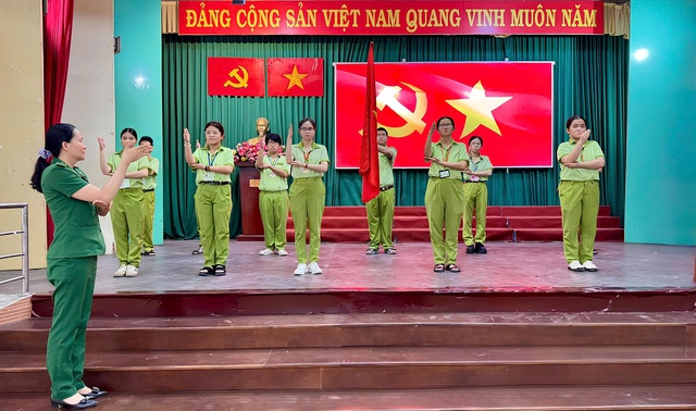 Trẻ yếu thế kể chuyện Thanh ni&ecirc;n xung phong TP.HCM bằng tranh - Ảnh 8.