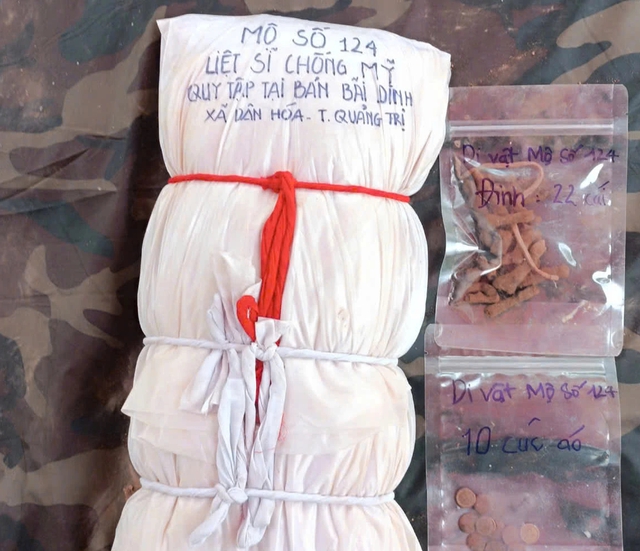 T&igrave;m thấy h&agrave;i cốt liệt sĩ tại Quảng Trị c&ugrave;ng nhiều di vật q&uacute;y gi&aacute; - Ảnh 2.