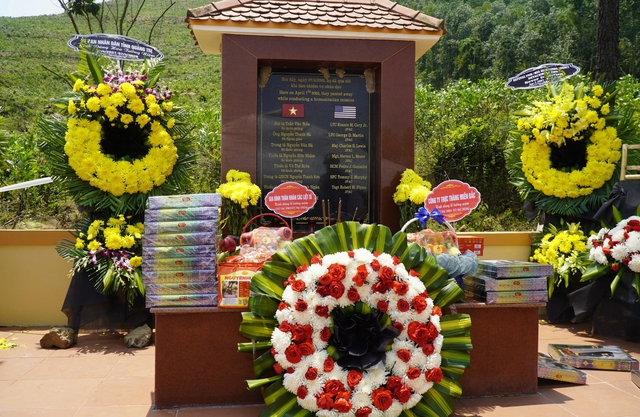 Tưởng niệm 25 năm vụ tai nạn trực thăng l&agrave;m 16 người hy sinh tại Quảng Trị - Ảnh 3.