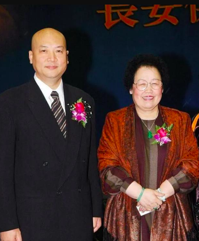 H&ocirc;n nh&acirc;n 36 năm của 'Đường Tăng' Tr&igrave; Trọng Thụy v&agrave; vợ tỉ ph&uacute;- Ảnh 5.