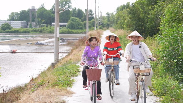 Điện về đã đổi đời cho người dân trên đảo Thiềng Liềng - Ảnh 3.