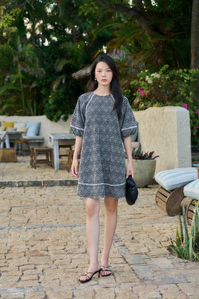 Váy suông dài từ linen, lụa, tơ là xu hướng nổi bật mùa nắng- Ảnh 9. Váy suông dài từ linen, lụa, tơ là xu hướng nổi bật mùa nắng- Ảnh 9.