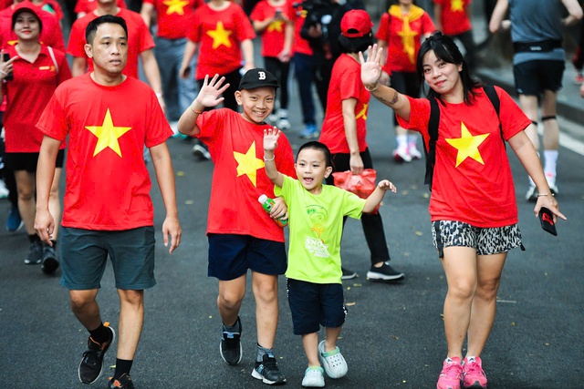 Công đoàn lấy ý kiến hoán đổi ngày nghỉ Giỗ Tổ và 30 . 4 Năm 2026 - Ảnh 1. Công đoàn lấy ý kiến hoán đổi ngày nghỉ Giỗ Tổ và 30 . 4 Năm 2026 - Ảnh 1.