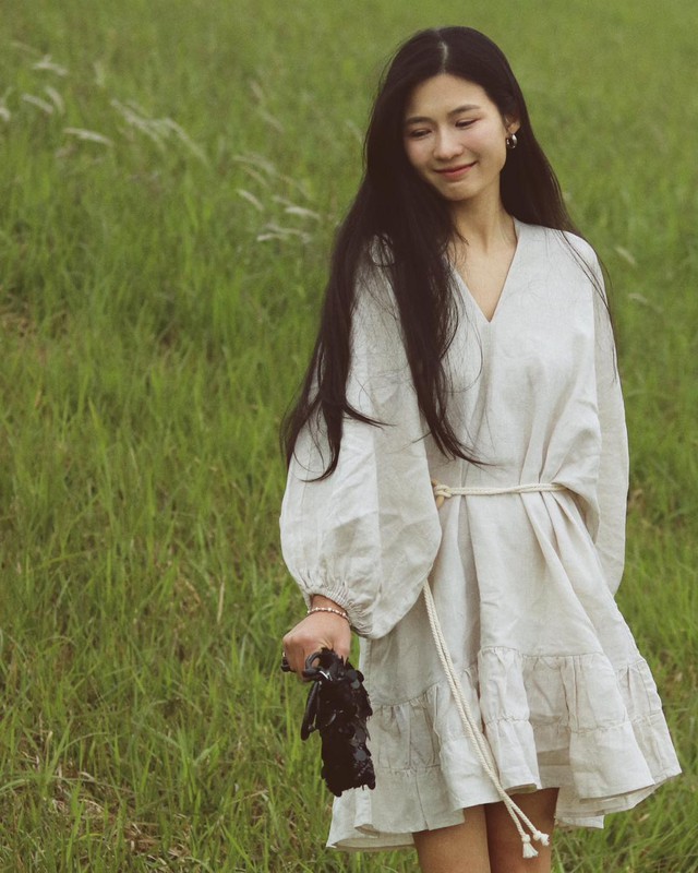 Váy suông dài từ linen, lụa, tơ là xu hướng nổi bật mùa nắng- Ảnh 2. Váy suông dài từ linen, lụa, tơ là xu hướng nổi bật mùa nắng- Ảnh 2.