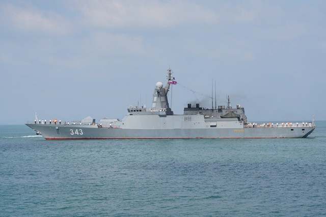 Hai t&agrave;u chiến Hạm đội Th&aacute;i B&igrave;nh Dương của Nga cập cảng Sihanoukville ở Campuchia - Ảnh 2.