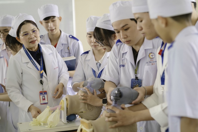 Trường Đại học Y Dược Cần Thơ tuyển sinh, Y khoa 'hot' nhất với 1.030 chỉ ti&ecirc;u - Ảnh 2.