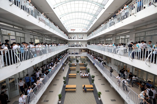 Lan truyền đề thi đ&aacute;nh gi&aacute; năng lực tự bi&ecirc;n 'giống ho&agrave;n to&agrave;n' đề ch&iacute;nh thức - Ảnh 3.