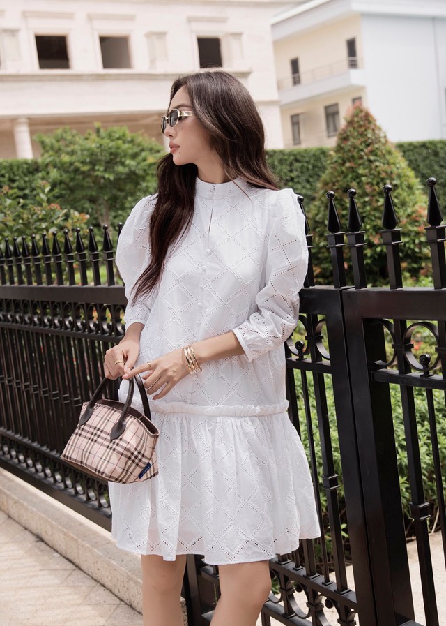 Váy suông dài từ linen, lụa, tơ là xu hướng nổi bật mùa nắng- Ảnh 3. Váy suông dài từ linen, lụa, tơ là xu hướng nổi bật mùa nắng- Ảnh 3.