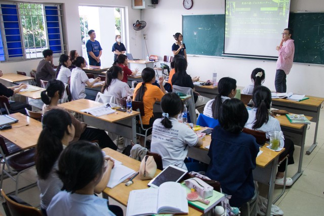 Những ng&agrave;nh học cần tr&iacute; tuệ cảm x&uacute;c m&agrave; AI kh&ocirc;ng thể thay thế - Ảnh 2.