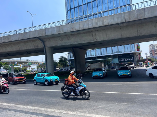 Nắng n&oacute;ng chạm ngưỡng 40 độ, người trẻ rủ nhau sống về đ&ecirc;m - Ảnh 6.