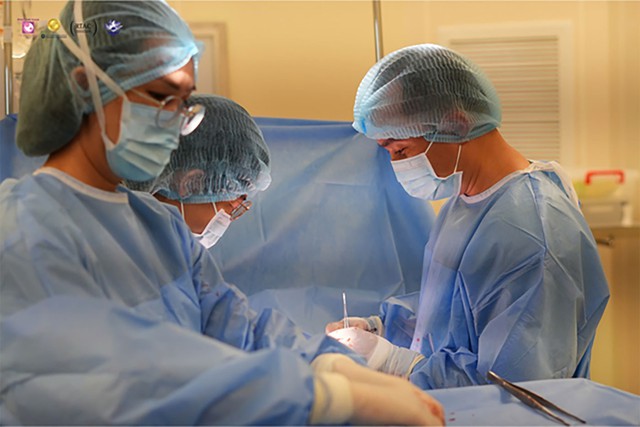 H&agrave;nh tr&igrave;nh b&oacute;c t&aacute;ch 12 khối u xơ tử cung 'ẩn m&igrave;nh' tại Bệnh viện Phương Nam - Ảnh 1.