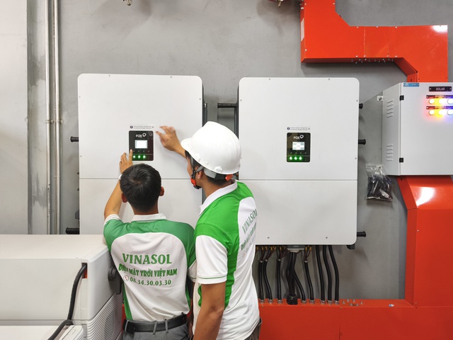 EVN đẩy nhanh lộ tr&igrave;nh ph&aacute;t triển pin lưu trữ năng lượng tr&ecirc;n lưới điện- Ảnh 1.