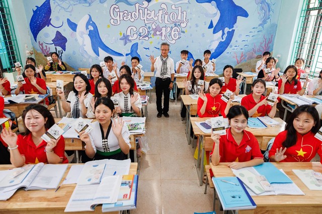H&agrave;nh tr&igrave;nh Từ Tr&aacute;i Tim thắp s&aacute;ng ước mơ lập nghiệp cho học sinh Điện Bi&ecirc;n- Ảnh 4.