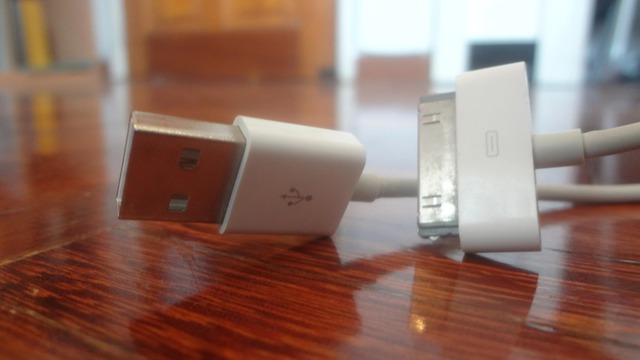 Những cổng sạc điện thọai kỳ dị v&agrave; h&agrave;nh tr&igrave;nh đến USB - C năm 2026 - Ảnh 2.