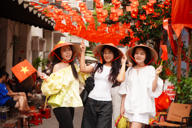 Hoán đổi ngày để 'nối' nghỉ lễ Giỗ tổ - 30.4: người lao động nói gì? - Ảnh 2.