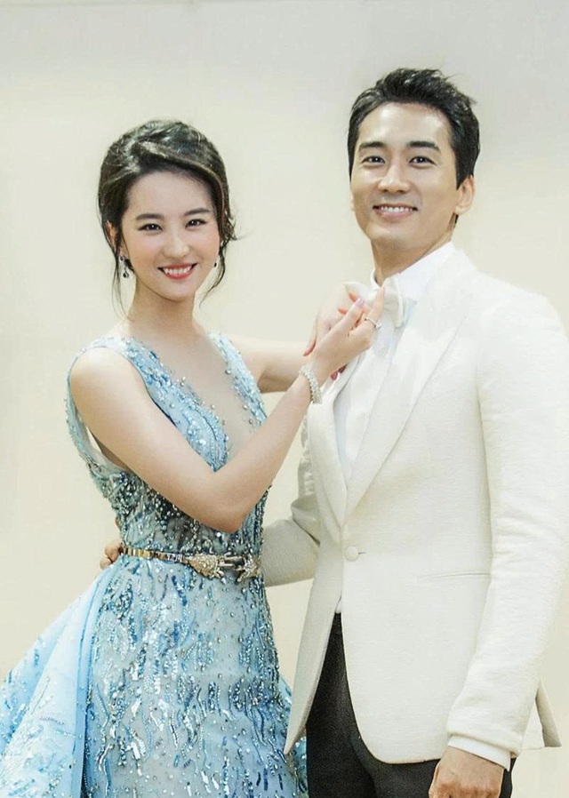 8 năm sau chia tay tài tử Song Seung Hun, Lưu Diệc Phi giờ ra sao? - Ảnh 2.