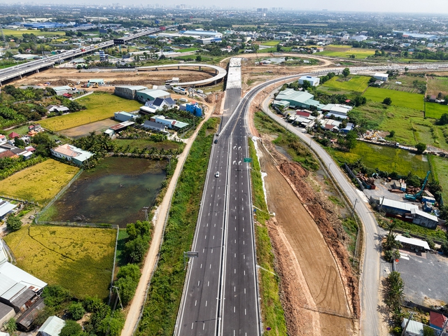 B&iacute; thư Th&agrave;nh ủy TP.HCM chỉ đạo 'n&oacute;ng' về vật liệu x&acirc;y dựng- Ảnh 1.