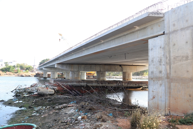 Cầu Văn Thánh bắc qua sông Cà Ty: Vì sao phải xây từ giữa sông?- Ảnh 4. Cầu Văn Thánh bắc qua sông Cà Ty: Vì sao phải xây từ giữa sông?- Ảnh 4.