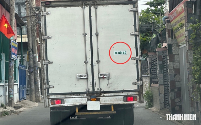 Xe nội bộ không lắp thiết bị giám sát hành trình có bị xử phạt? - Ảnh 1.