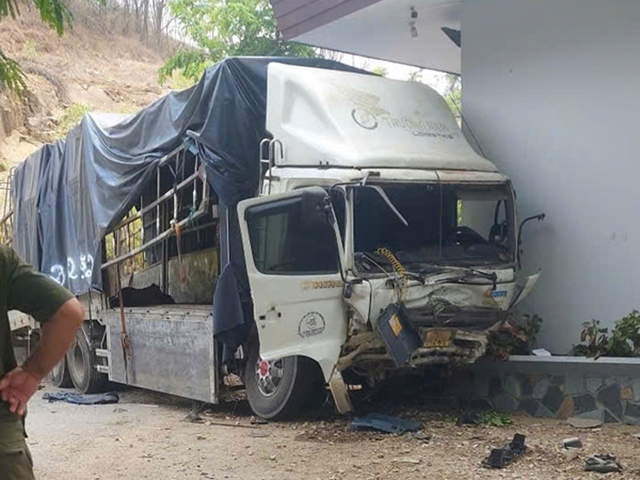 Xe tải lao xuống vực ở L&acirc;m Đồng, 3 người tử vong - Ảnh 2.