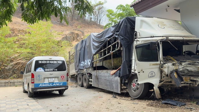 Xe tải lao xuống vực ở L&acirc;m Đồng, 3 người tử vong - Ảnh 1.
