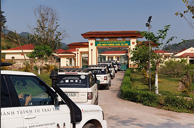 H&agrave;nh tr&igrave;nh Từ Tr&aacute;i Tim tiếp lửa người l&iacute;nh bi&ecirc;n ph&ograve;ng nơi cực t&acirc;y Tổ quốc - Ảnh 3.