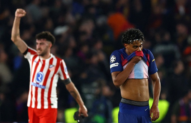 Barcelona ‘phơi áo’ đau đớn trên sân nhà, HLV Hansi Flick tố trọng tài và tổ VAR thiên vị- Ảnh 1. Barcelona ‘phơi áo’ đau đớn trên sân nhà, HLV Hansi Flick tố trọng tài và tổ VAR thiên vị- Ảnh 1.