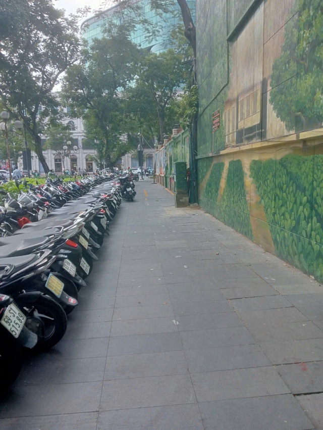 Đường s&aacute;ch TP.HCM trước nỗi lo kh&ocirc;ng c&ograve;n b&atilde;i giữ xe  - Ảnh 4.