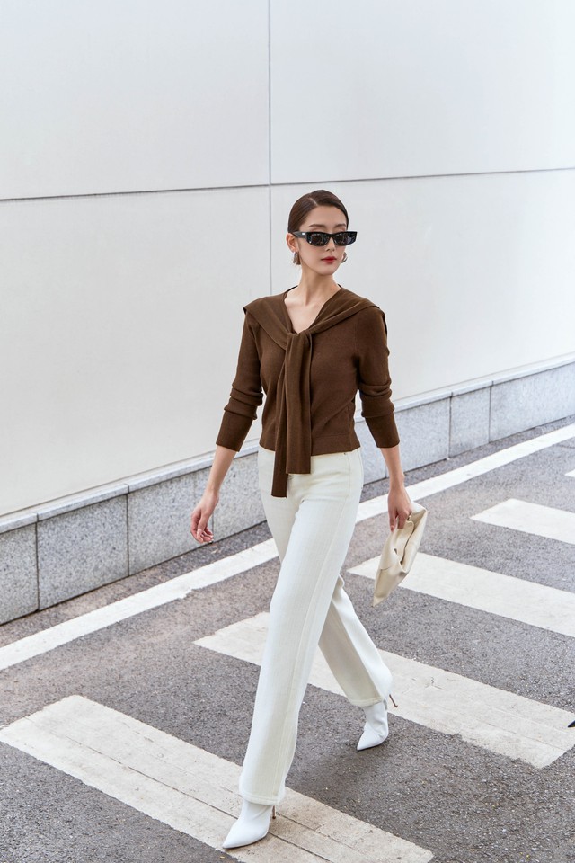 Bản phối nâu - trắng cho ngày nắng chiếm trọn mọi ánh nhìn - Ảnh 5.