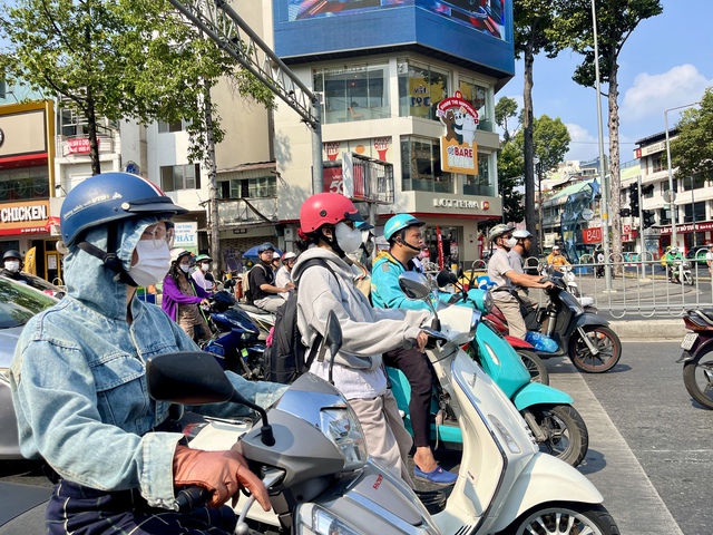 Nắng n&oacute;ng tới mức nhức cả đầu: Cẩn trọng với những điều n&agrave;y&hellip; - Ảnh 2.