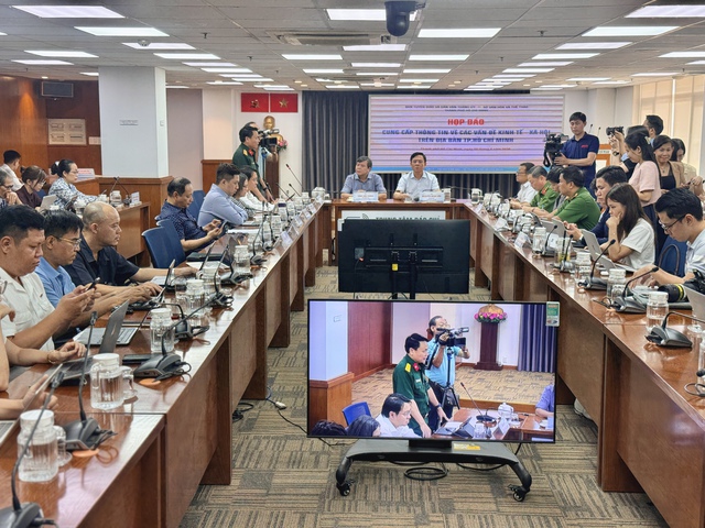 Sở X&acirc;y dựng TP.HCM: Miễn ph&iacute; xe bu&yacute;t chưa đủ để người d&acirc;n bỏ xe c&aacute; nh&acirc;n - Ảnh 1.